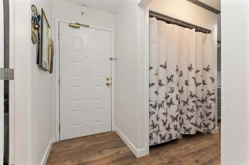 403 46033 CHILLIWACK CENTRAL ROAD - photo 3 of 25