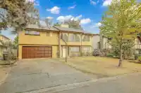 9012 145A STREET - thumbnail 1