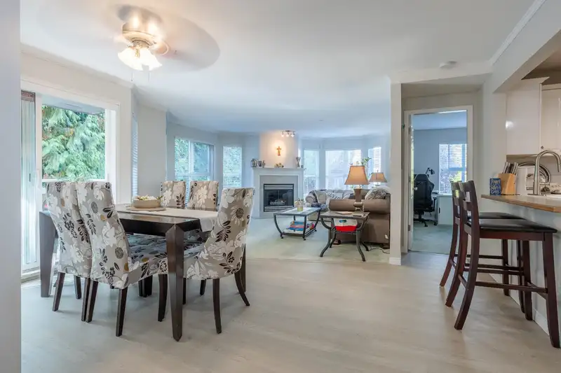 205 6557 121 STREET - photo 1 of 25