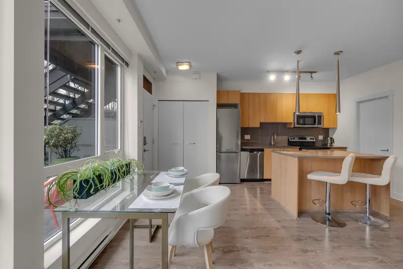 103 735 W 15TH STREET - photo 1 of 25