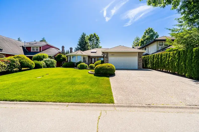 10675 GLENWOOD CRESCENT - photo 1 of 36
