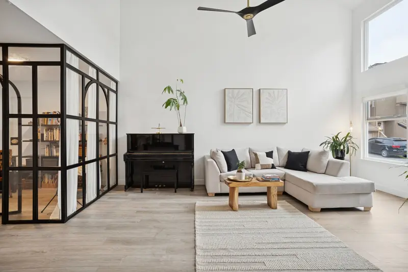 31 12880 RAILWAY AVENUE - photo 3 of 25