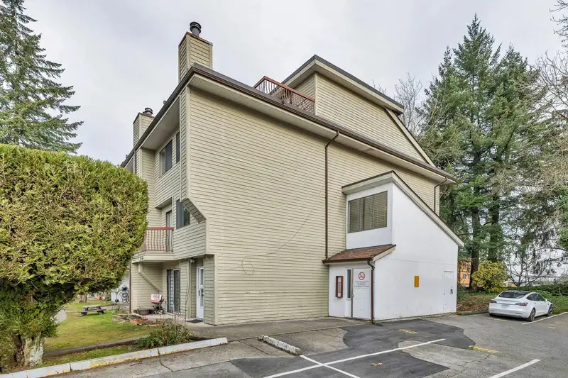 209 7144 133B STREET - photo 2 of 29