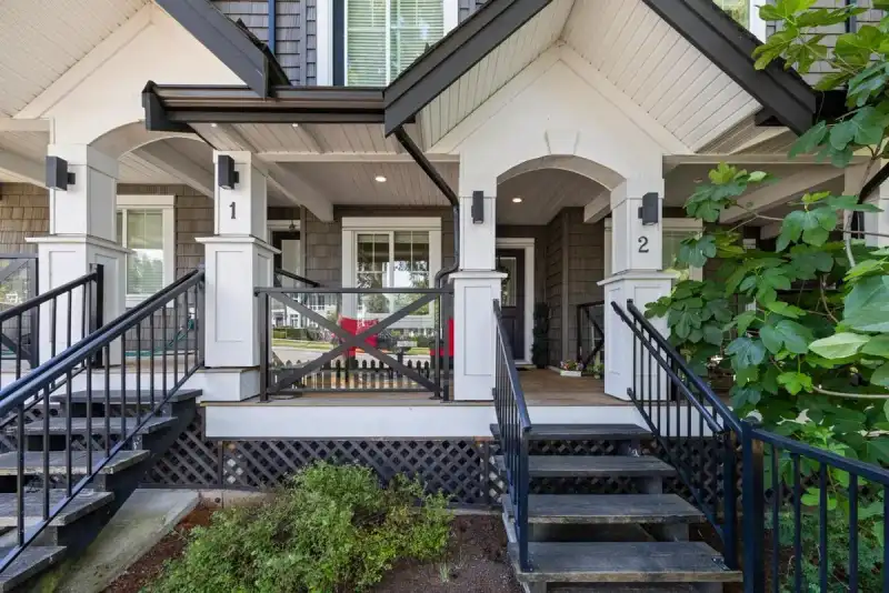 2 6089 144 STREET - photo 1 of 28