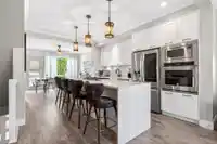 111 16488 64TH AVENUE - thumbnail 1