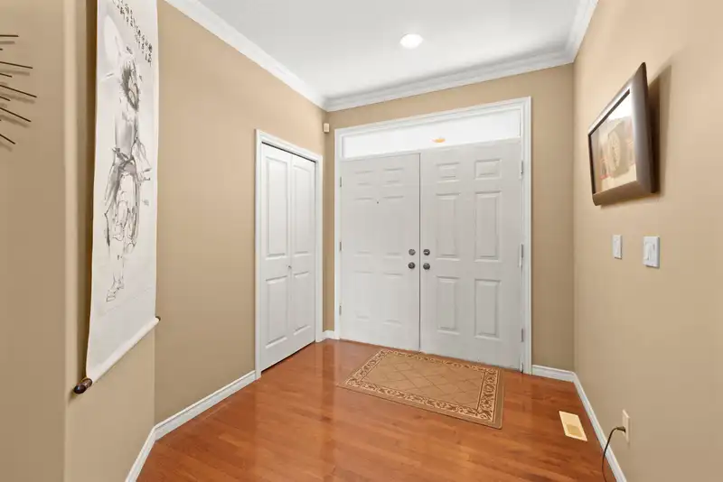 15789 110 AVENUE - photo 3 of 40