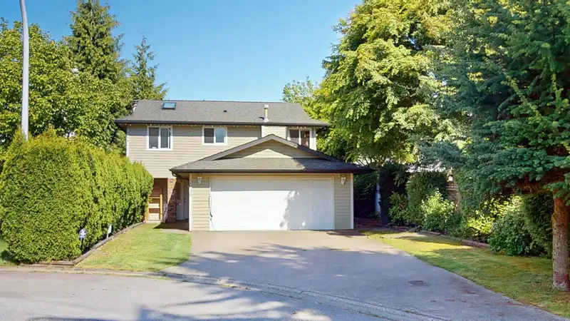9676 155B STREET - photo 2 of 29