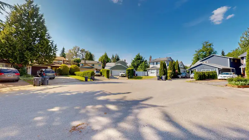 9676 155B STREET - photo 3 of 29