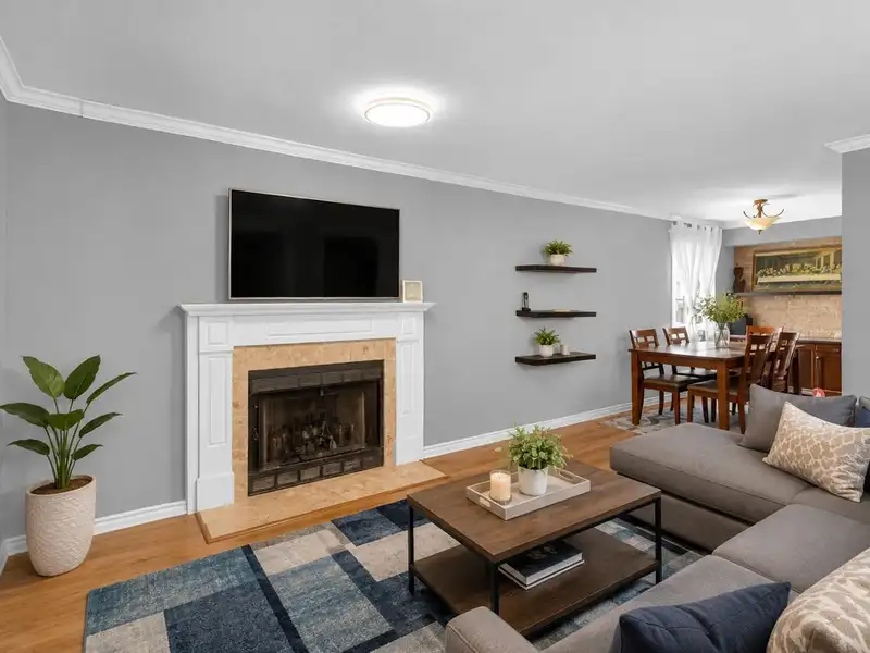 186 10077 156 STREET - photo 4 of 26
