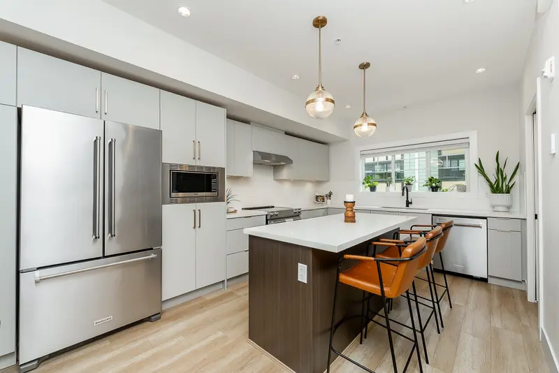 202 80 ELGIN STREET - photo 2 of 25