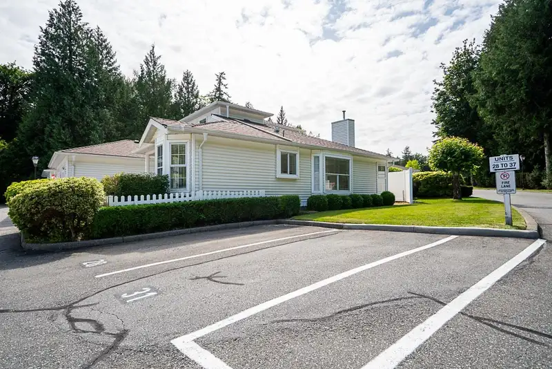 37 6537 138 STREET - photo 4 of 32