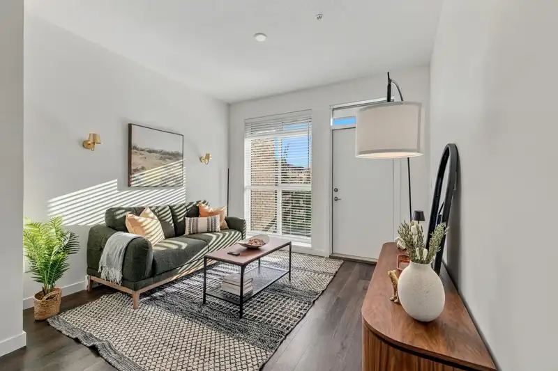 129 8509 158 STREET - photo 4 of 19