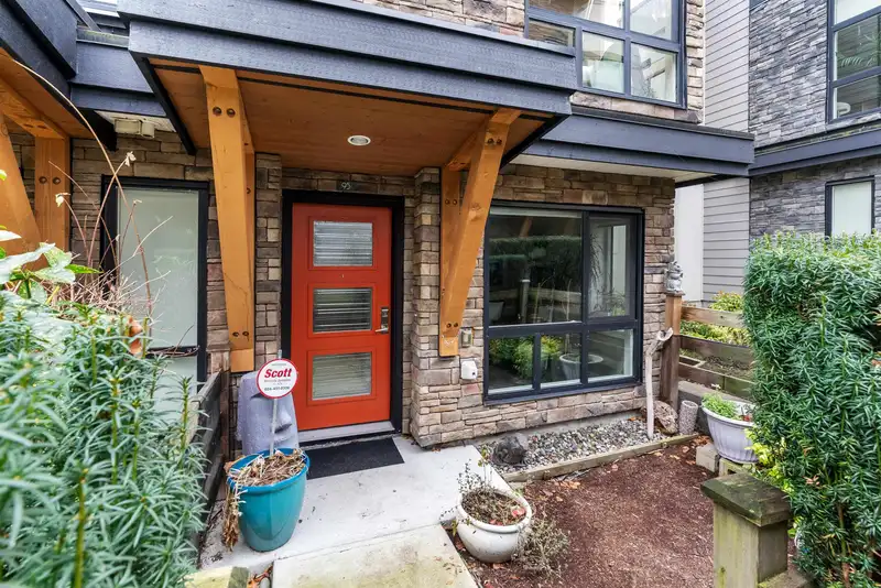 95 16488 64 AVENUE - photo 2 of 40