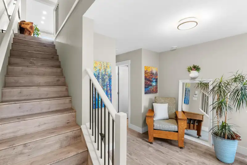 95 16488 64 AVENUE - photo 3 of 40