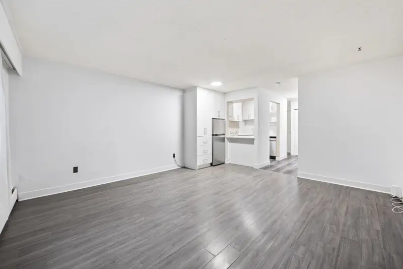 223 11806 88 AVENUE - photo 2 of 25