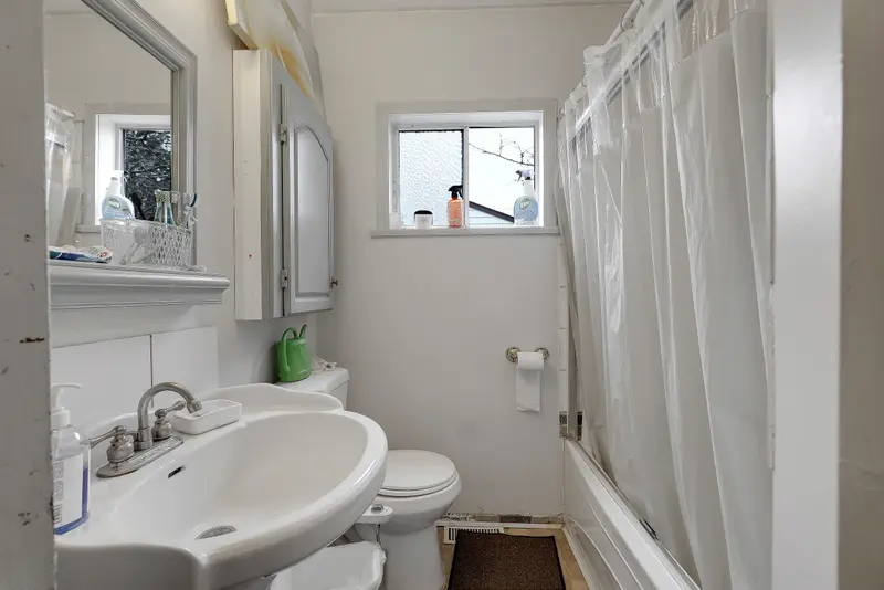 10080 143 STREET - photo 3 of 25