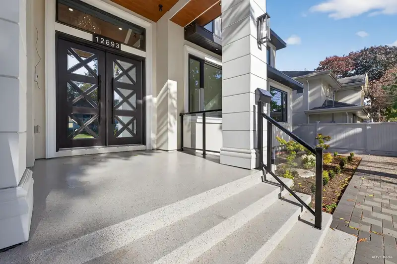 12893 107 AVENUE - photo 3 of 21