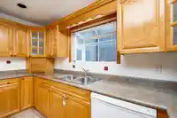 6068 125A STREET - thumbnail 7
