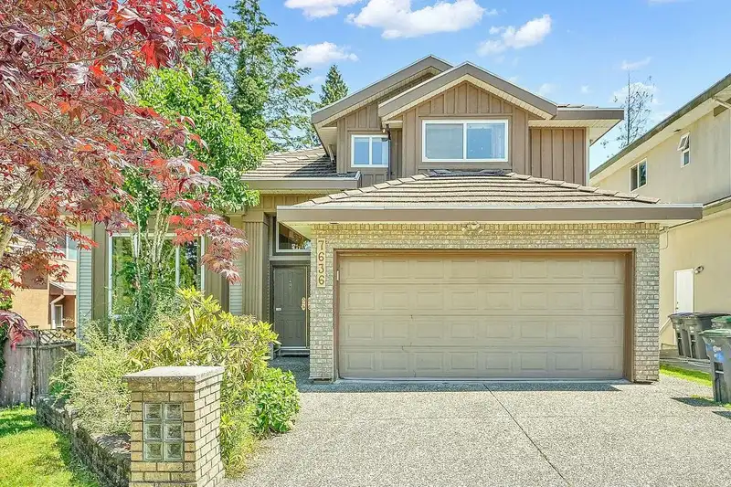 7636 147A STREET - photo 2 of 40