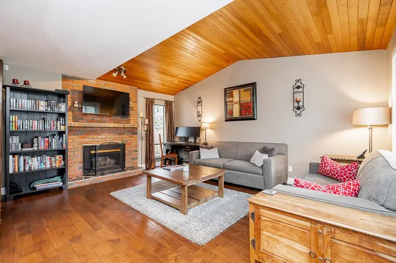 11826 ALDERWOOD CRESCENT - photo 3 of 25