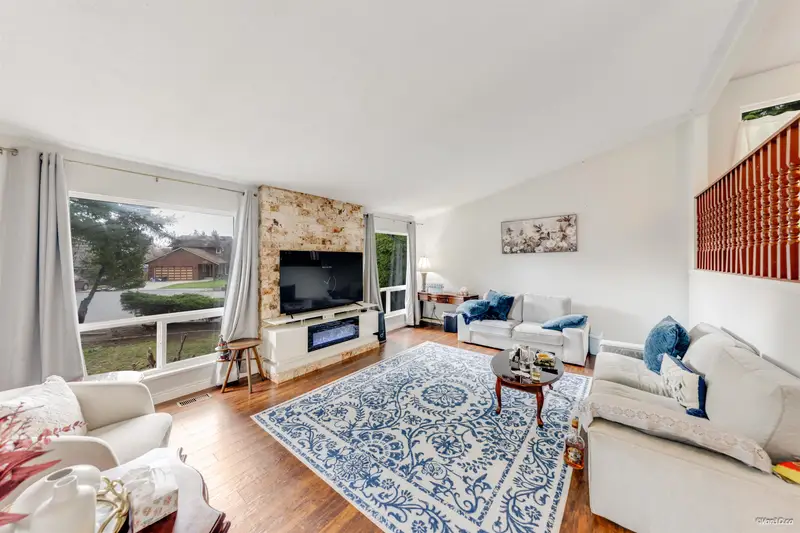 11766 81A AVENUE - photo 2 of 25