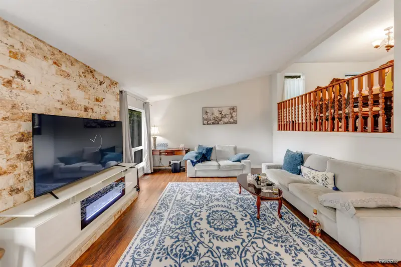 11766 81A AVENUE - photo 3 of 25