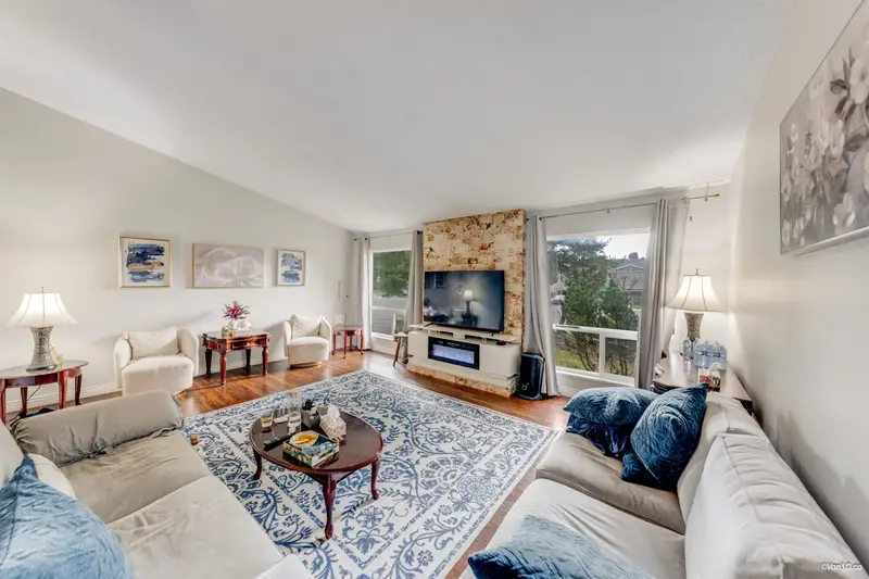 11766 81A AVENUE - photo 4 of 25