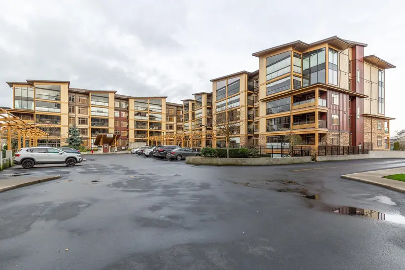 620 32445 SIMON AVENUE - photo 2 of 25