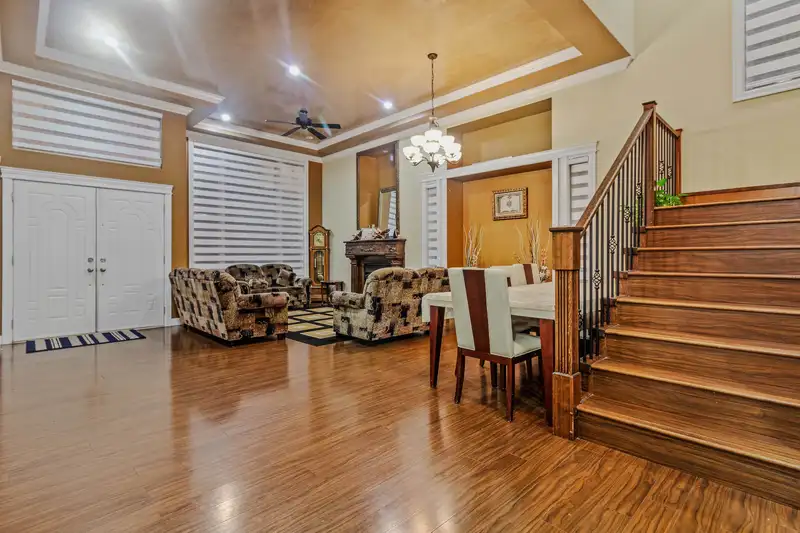 7752 146 STREET - photo 2 of 27