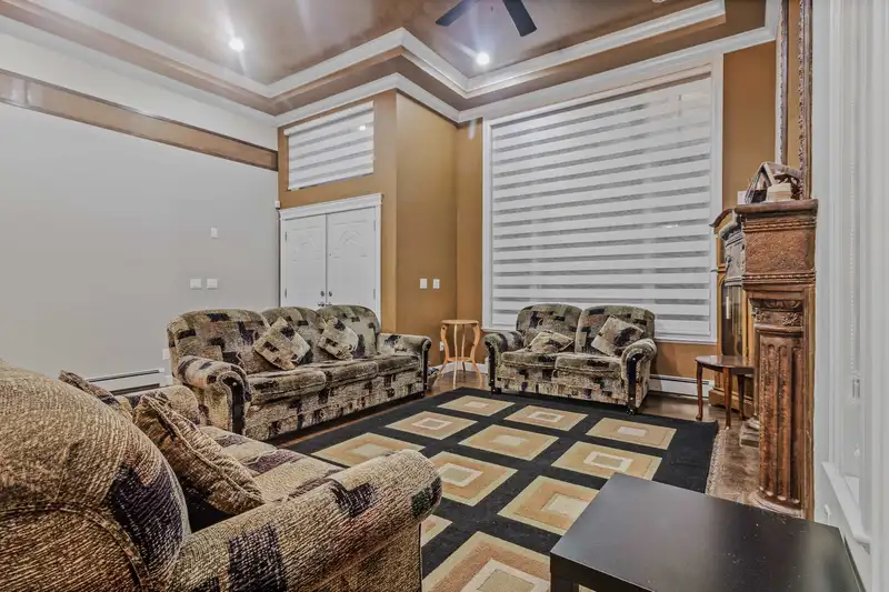 7752 146 STREET - photo 4 of 27