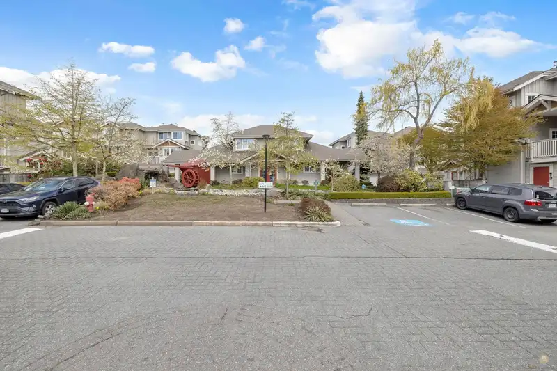 3 14877 58 AVENUE - photo 4 of 32