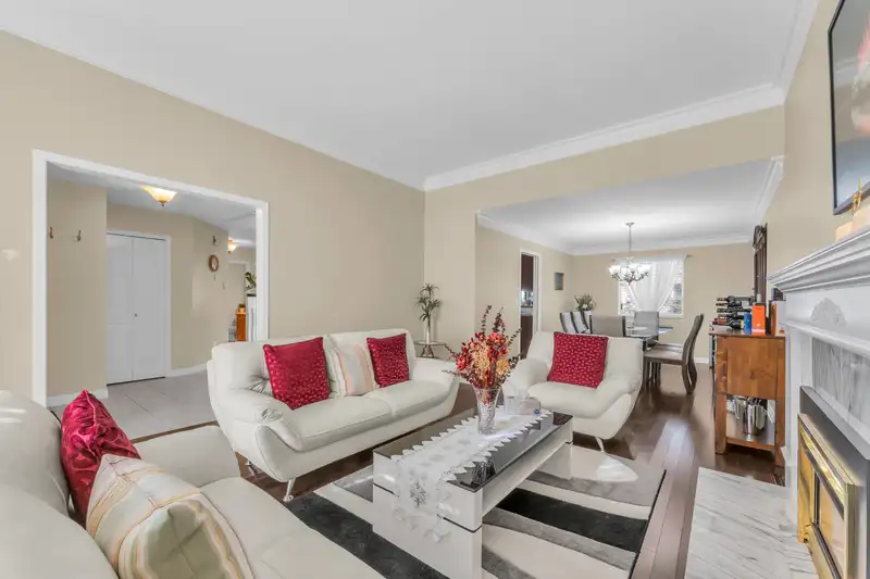 12231 63A AVENUE - photo 2 of 25