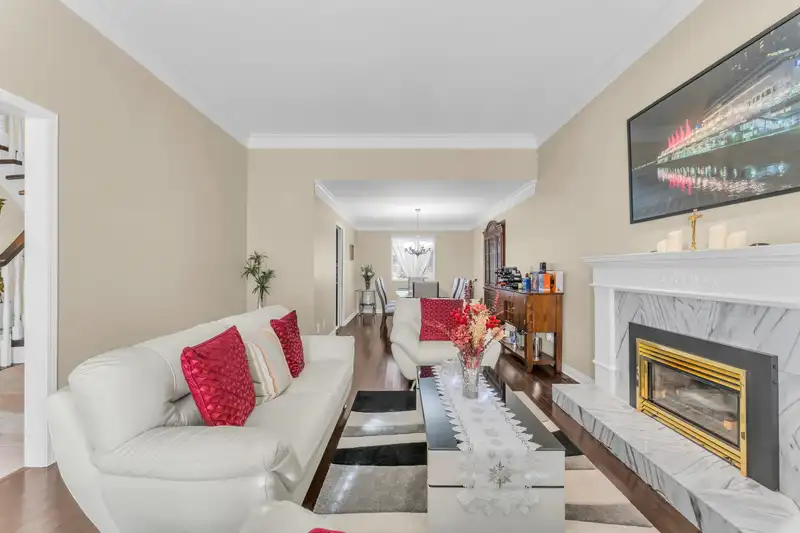 12231 63A AVENUE - photo 3 of 25