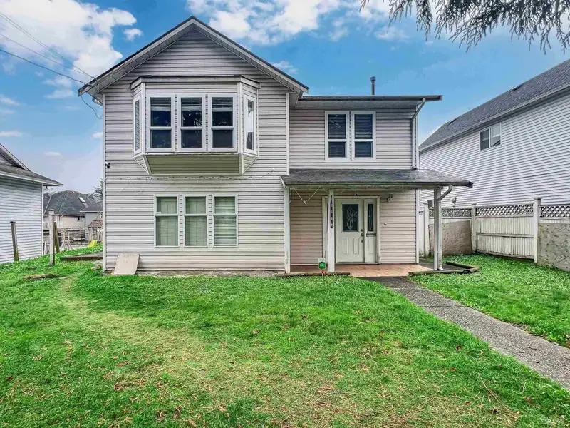 13532 64 AVENUE - photo 1 of 36
