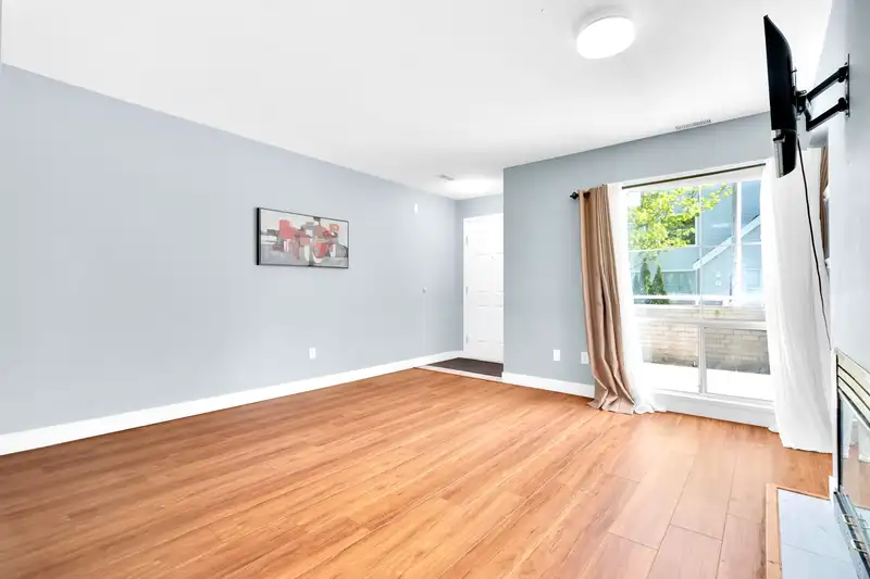 20 13713 72A AVENUE - photo 3 of 14