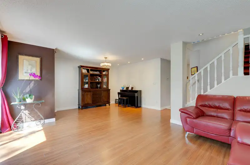 6433 121A STREET - photo 2 of 25