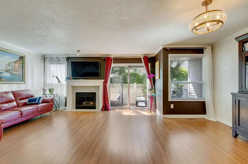6433 121A STREET - photo 4 of 25