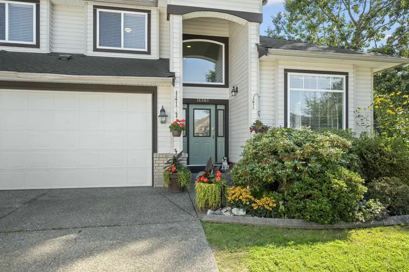 16868 61A AVENUE - photo 4 of 25