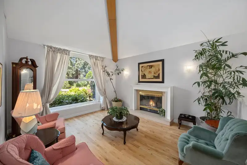 16614 CHERRYHILL CRESCENT - photo 3 of 40
