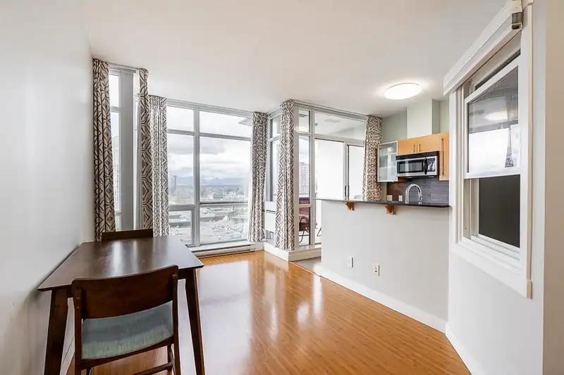609 13399 104 AVENUE - photo 4 of 16