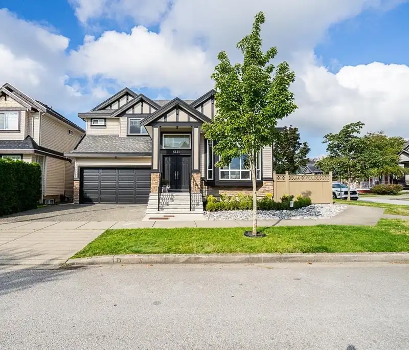 6449 173A STREET - photo 2 of 36