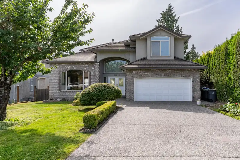11229 154A STREET - photo 1 of 40