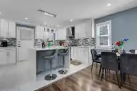7869 143A STREET - thumbnail 10