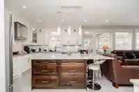 6158 140B STREET - thumbnail 8