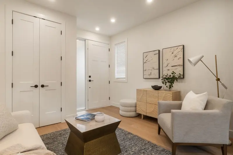 2049 E 4TH AVENUE - photo 4 of 25