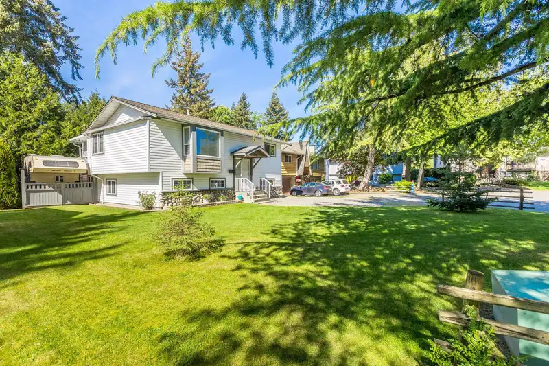 18311 HUNTER PLACE - photo 2 of 40