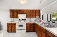 5 5850 177B STREET - thumbnail 16