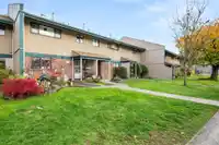 5 5850 177B STREET - thumbnail 3