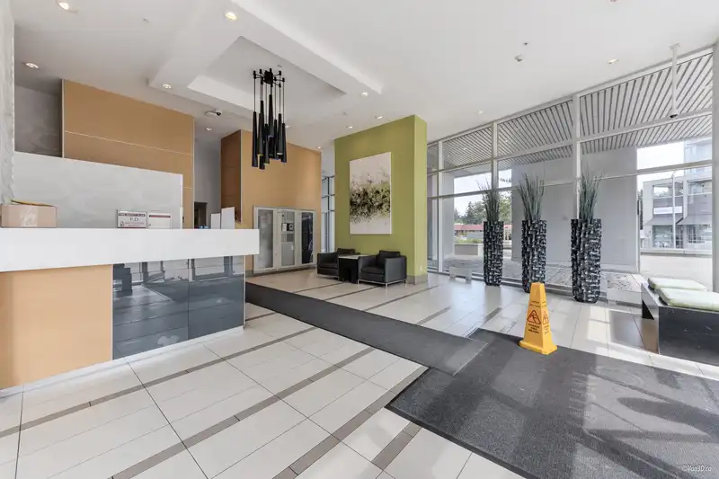 2307 13618 100 AVENUE - photo 3 of 23