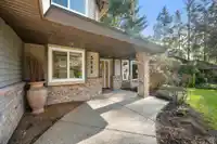 5648 125A STREET - thumbnail 2